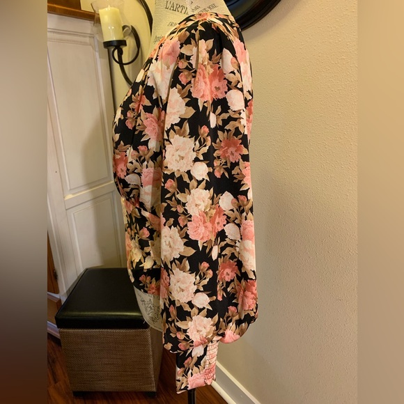 NWT SKIES ARE BLUE LONG SLEEVE FLOWERY TOP. PUFFED SLEEVES END W/SMOCKED CUFFS. - Picture 8 of 10